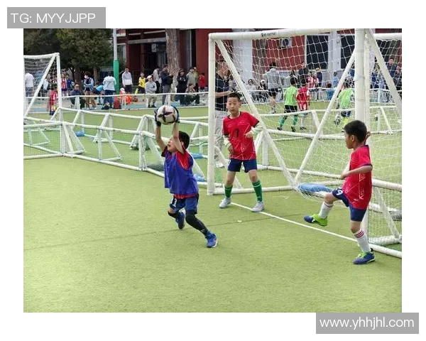 昔日绿茵英雄重聚一堂,回忆往昔荣耀共话足球传奇 昔日绿茵英雄重聚一堂,回忆往昔荣耀共话足球传奇